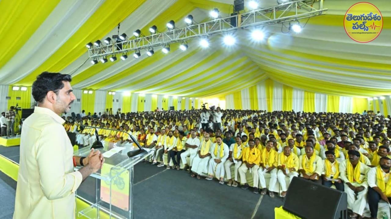 “అబద్ధం” కు ప్యాంటు,షర్టు వేస్తే “జగన్”