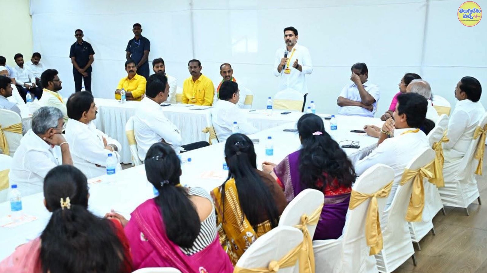 టీడీపీ లైన్‌కు కట్టుబడి ఉండాల్సిందే – లోకేష్