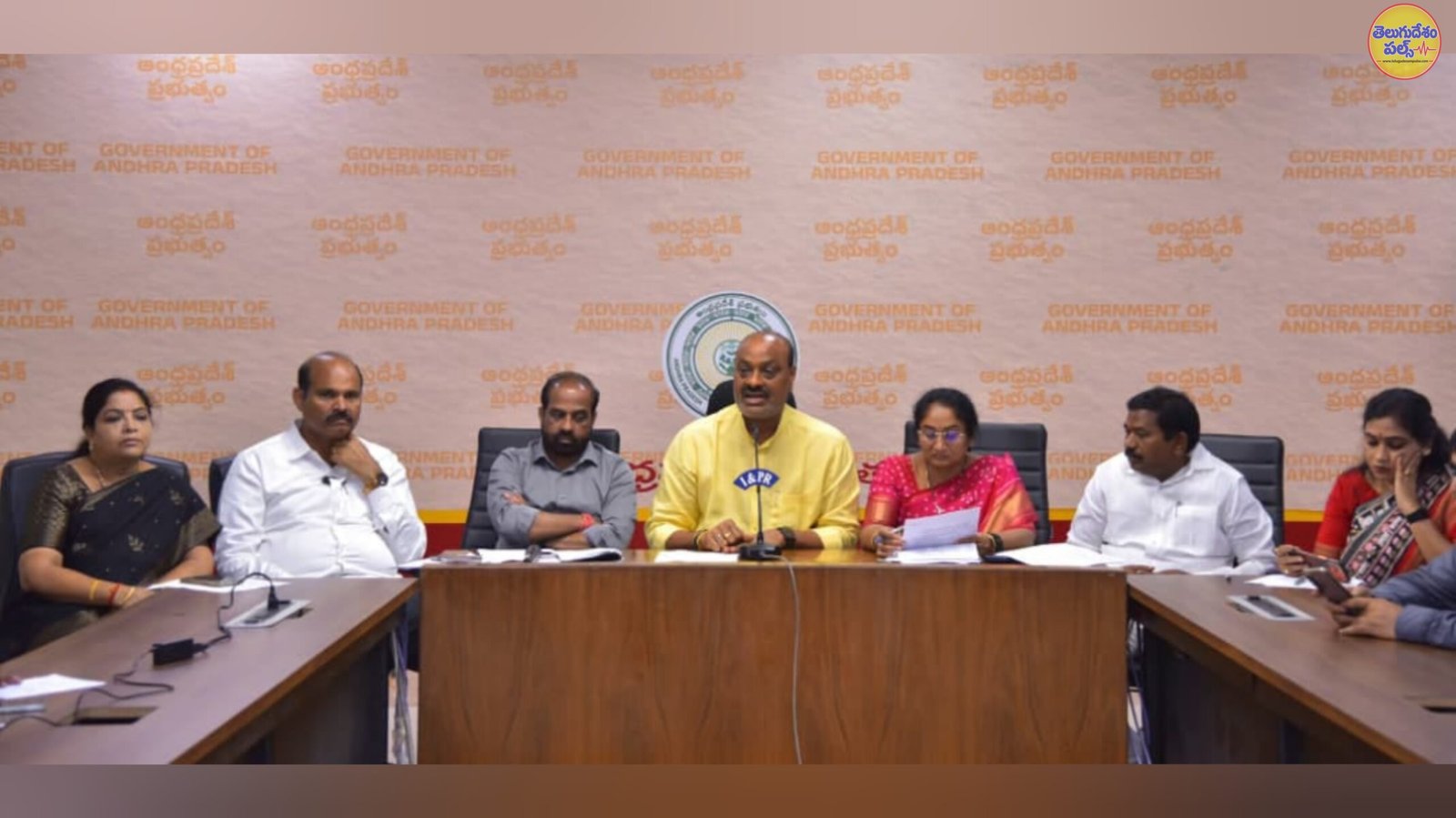 బీసీలకు సామాజిక న్యాయం కల్పిస్తాం – మంత్రులు స్పష్టీకరణ 