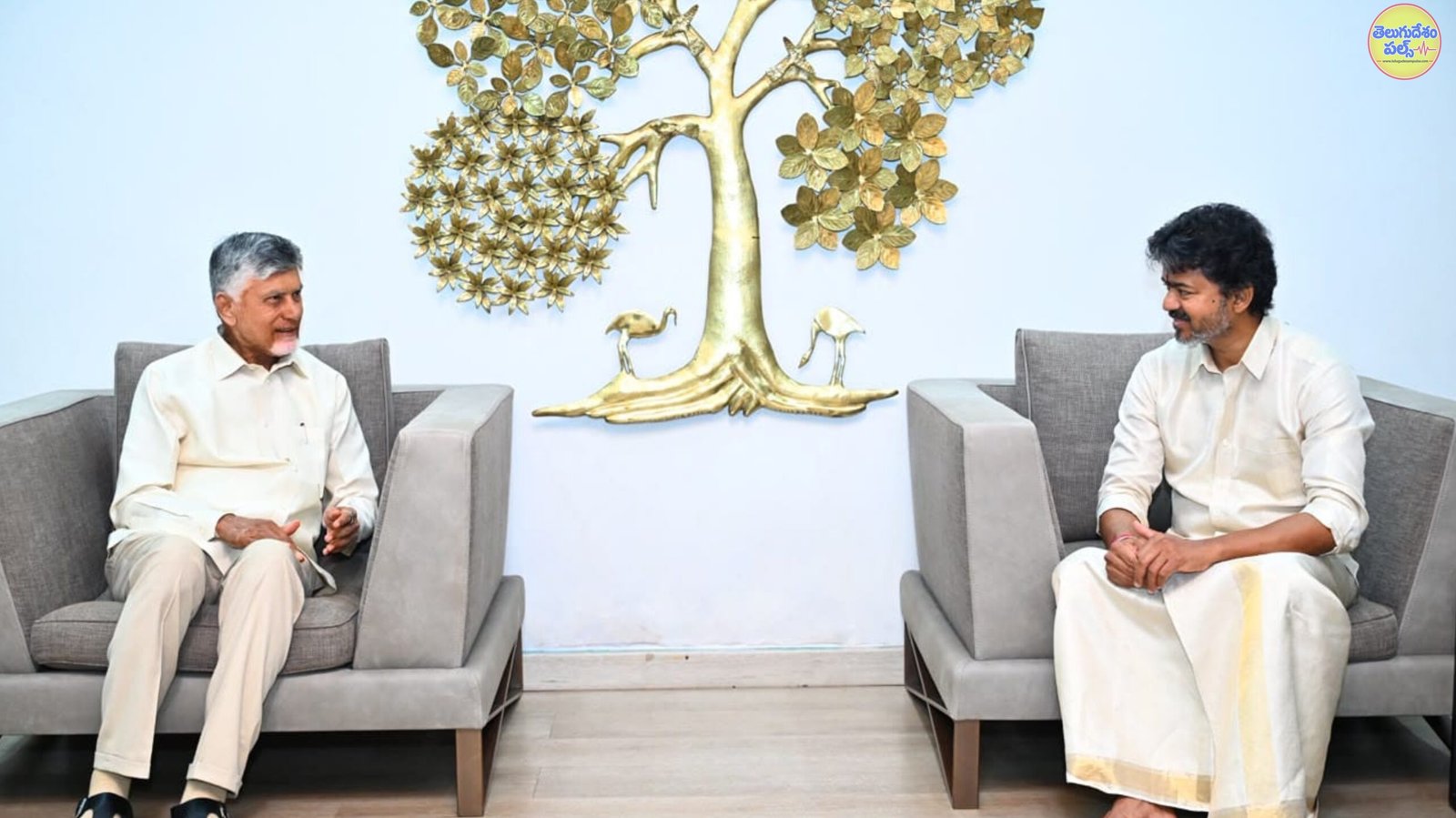 చంద్రబాబు తో తమిళనాడు సియం విజయ్ భేటీ 